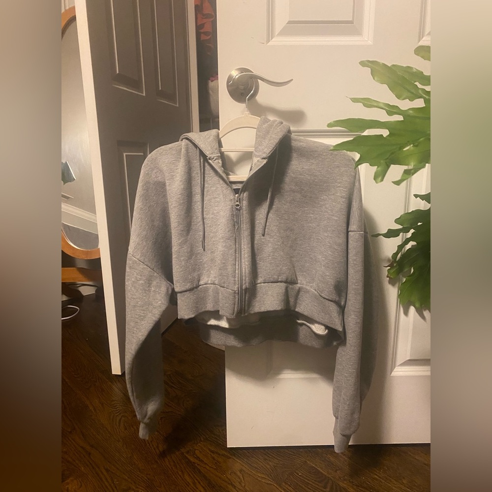 Grey cropped hoodie